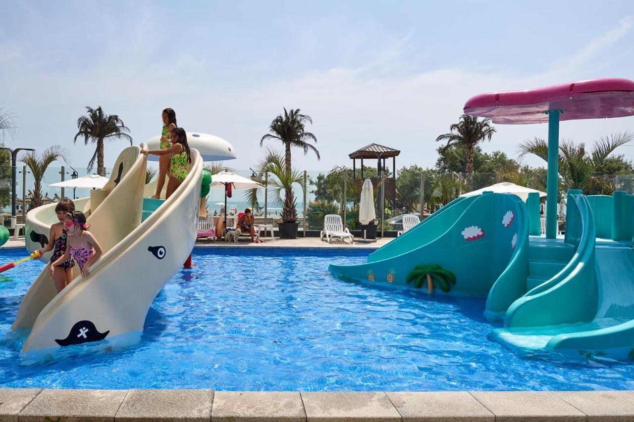 Coral Aparthotel Pool & Spa Mamaia Nord Năvodari Exterior foto